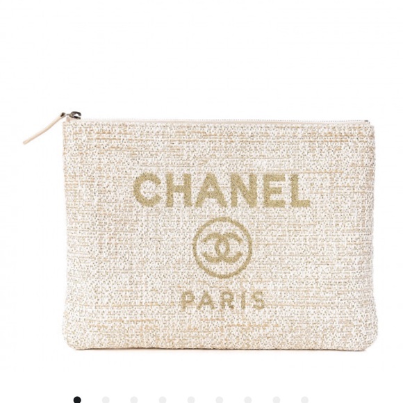 CHANEL Woven Straw Raffia Medium DeauvilleCosmetic Pouch in Ivory…lightly used